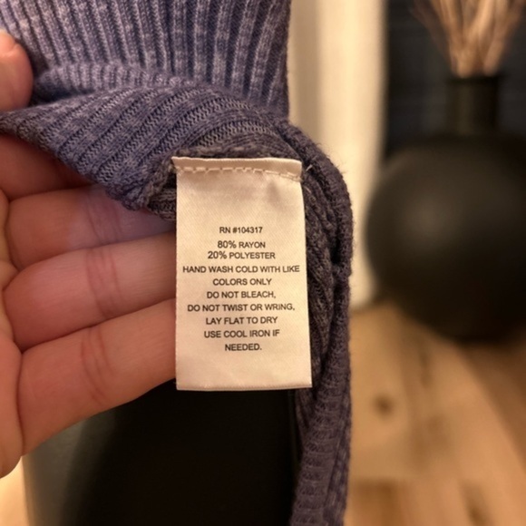 Long sleeve ribbed knit shirt, color lavender, size S - Picture 6 of 6